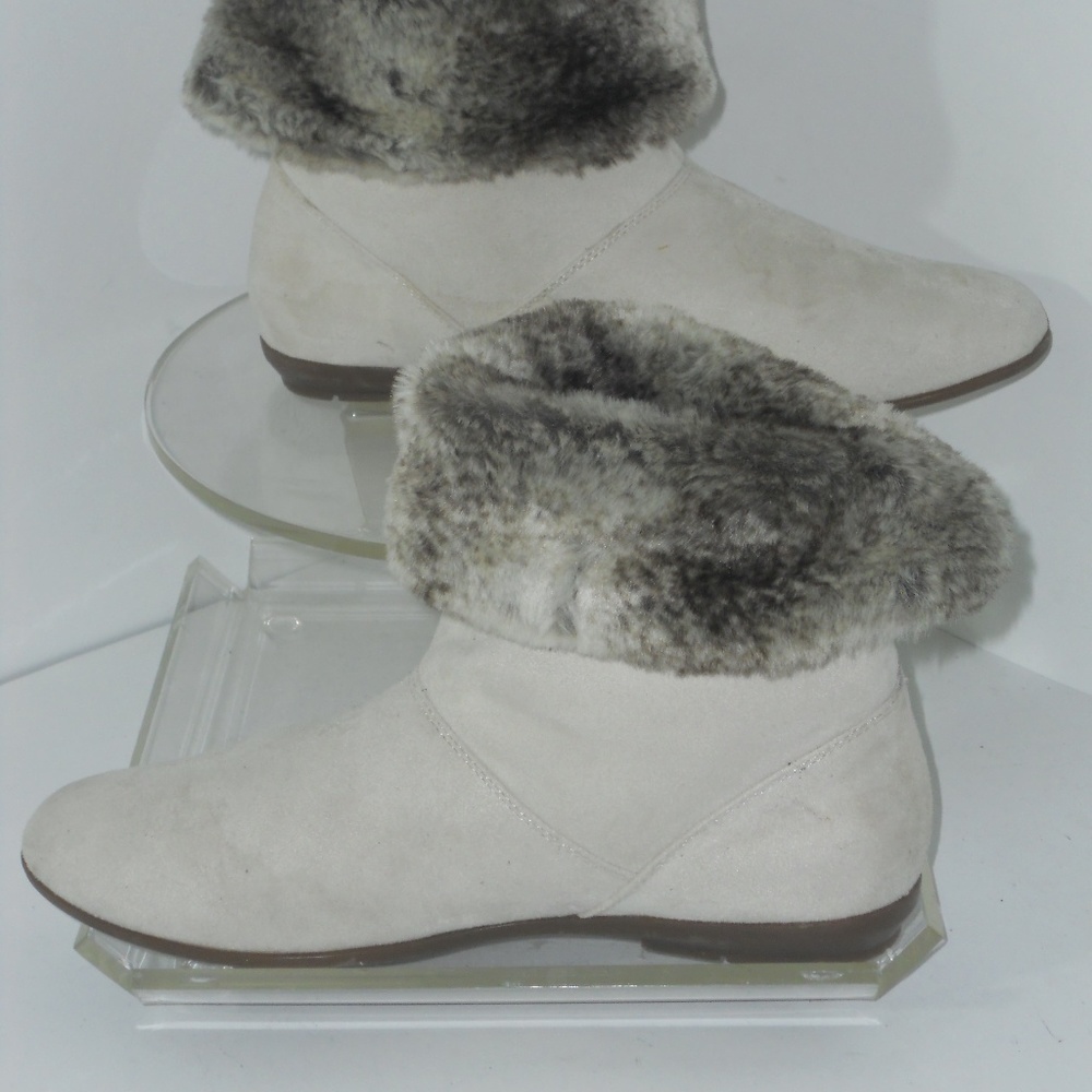 ALDO IVORY SUEDE ANKLE BOOTS SIZE 10 MEDIUM